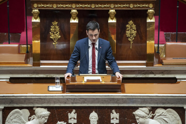 15 mai 2023 : Séance publique. Proposition de loi visant à renforcer la prévention et la lutte contre l'intensification et l'extension du risque incendie.
Le député Julien Rancoule à la Tribune.